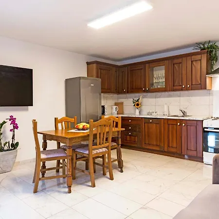 Beautiful In Apartman Bale