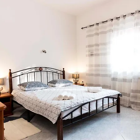 Appartamento 2 Bedroom Lovely Apartment In Bale