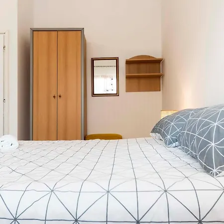 2 Bedroom Stunning In * 발