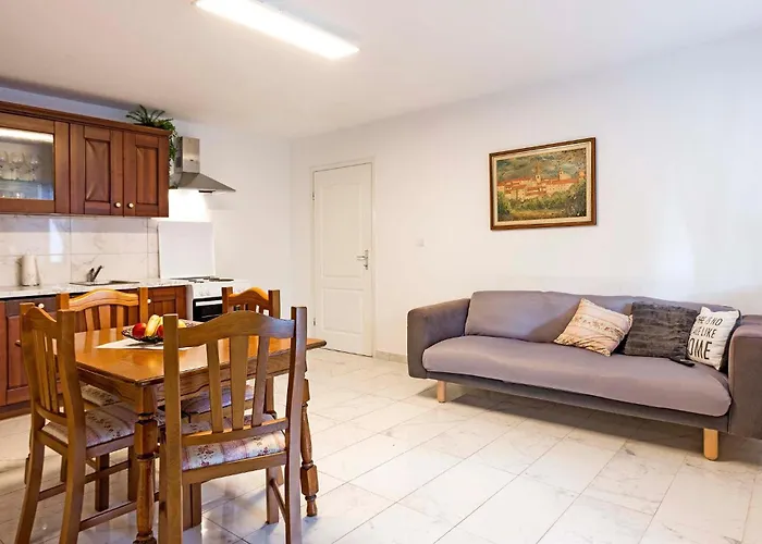 아파트 2 Bedroom Stunning In