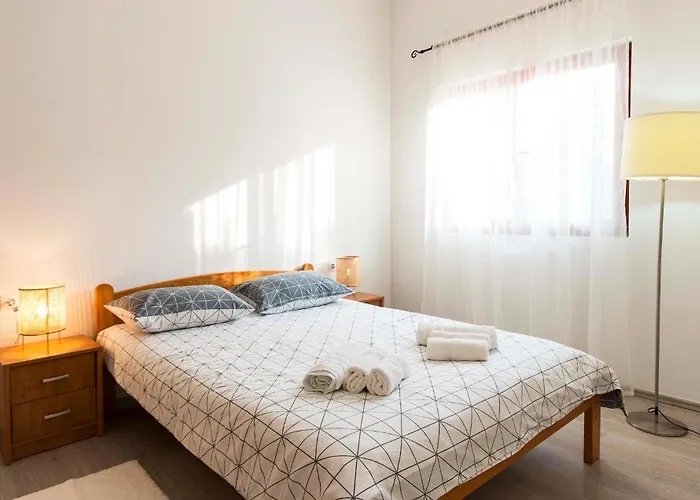 아파트 2 Bedroom Stunning In